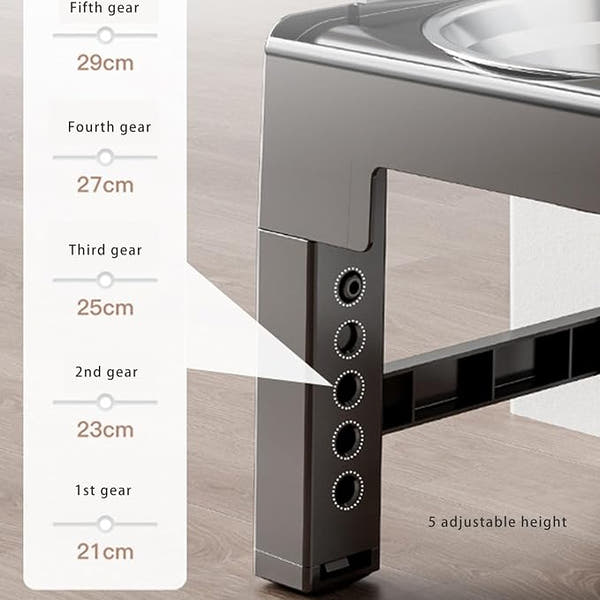 Anti-slip dog feeder with stable raised feeding base