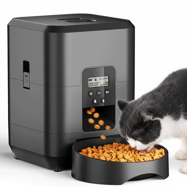 Dog food feeder machine with automatic portion delivery