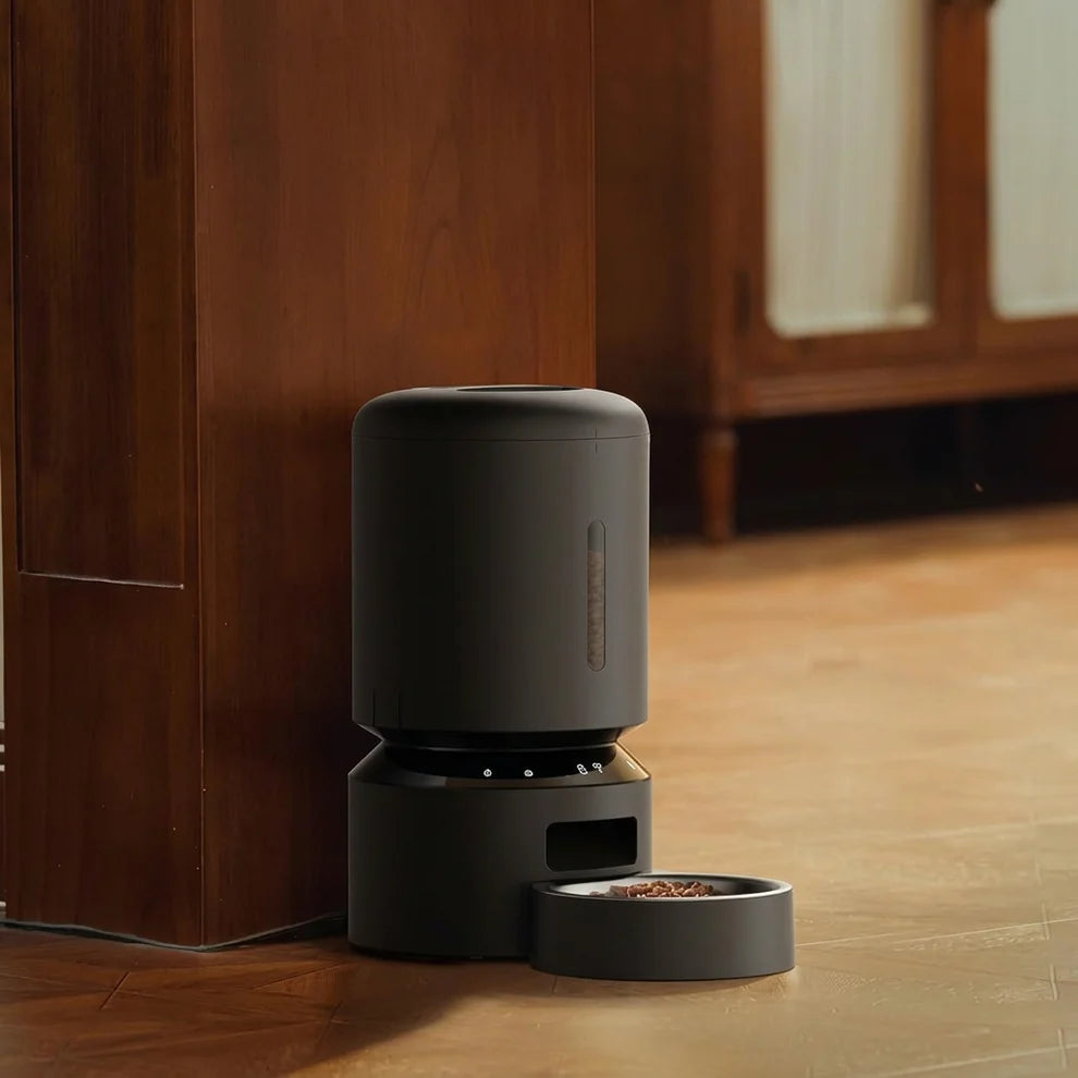 WiFi automatic pet feeder with app-controlled feeding schedule